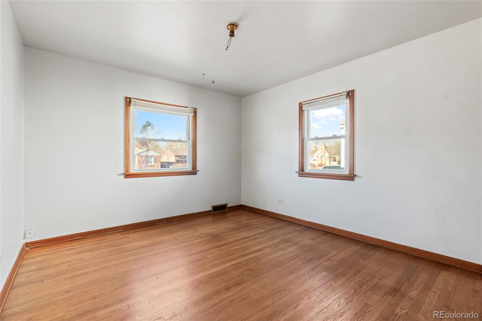 MLS Image #14 for 3230 s bannock street,englewood, Colorado