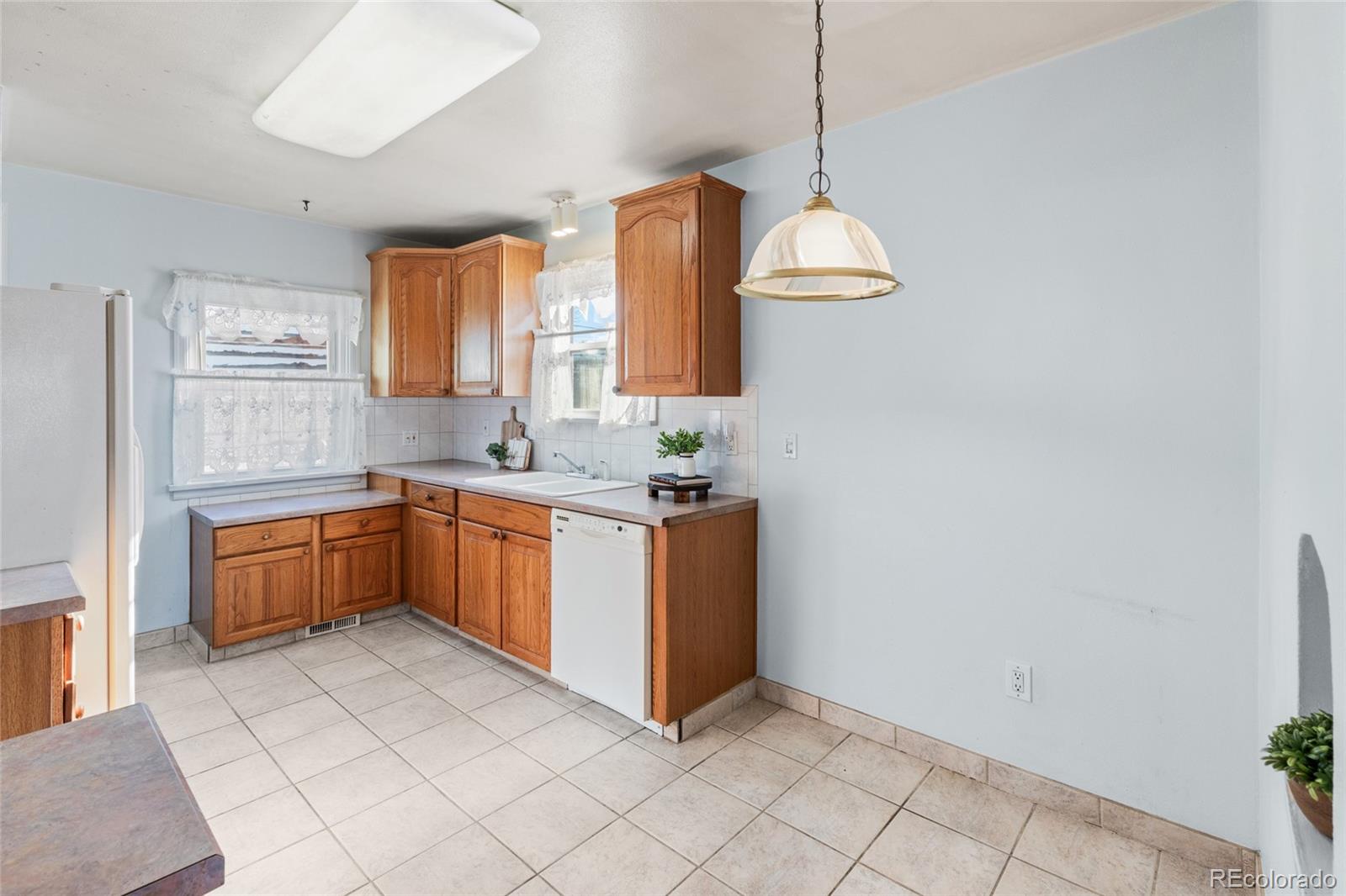 MLS Image #9 for 3230 s bannock street,englewood, Colorado