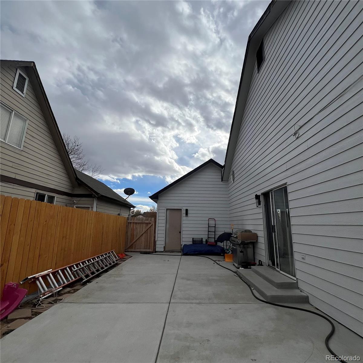 MLS Image #9 for 14561 e 46th avenue,denver, Colorado