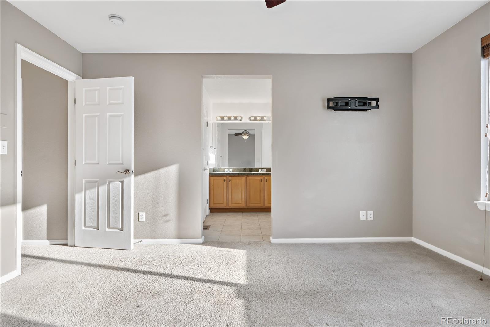 MLS Image #13 for 24650 e wyoming circle,aurora, Colorado