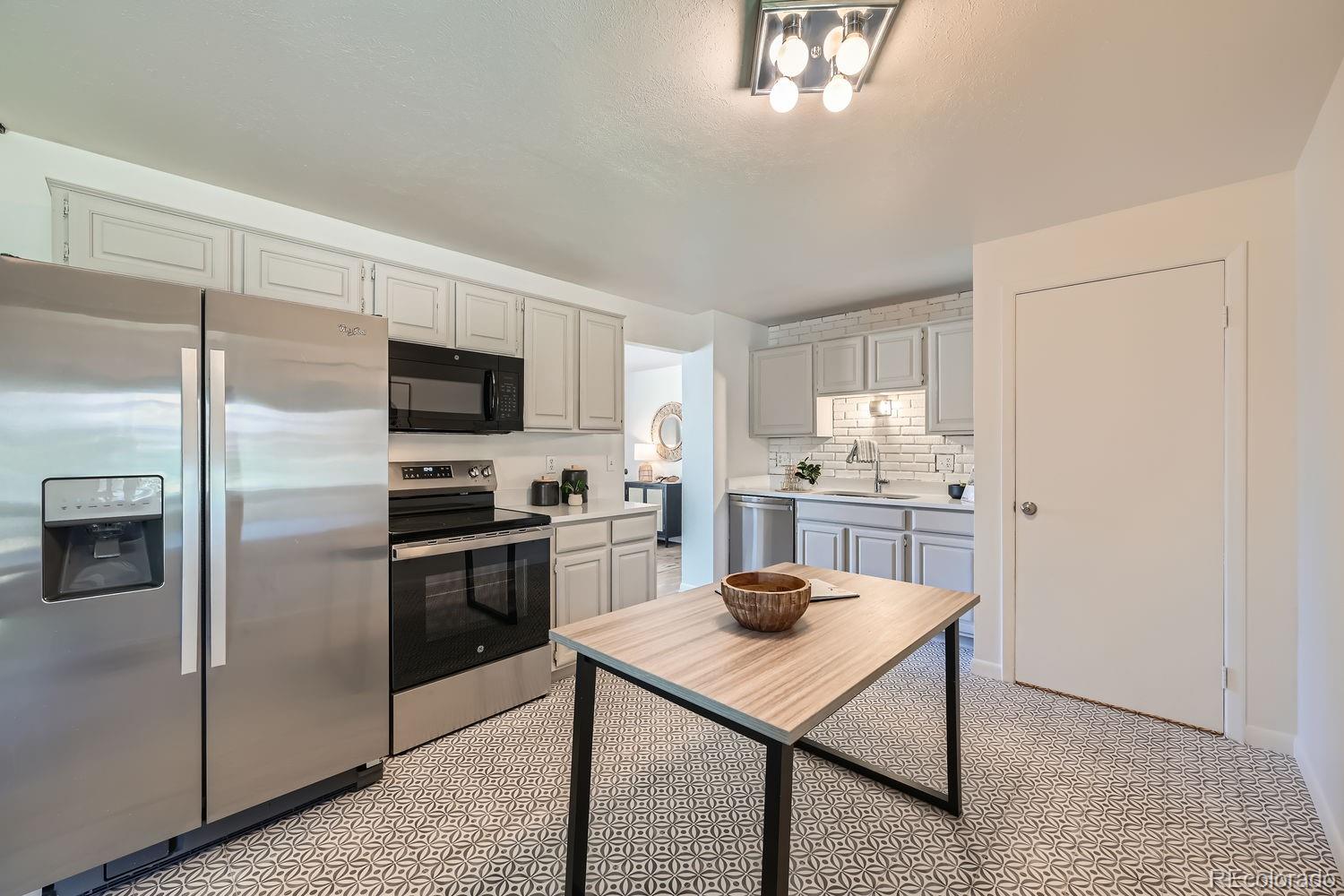 MLS Image #4 for 3417 s chester court,denver, Colorado