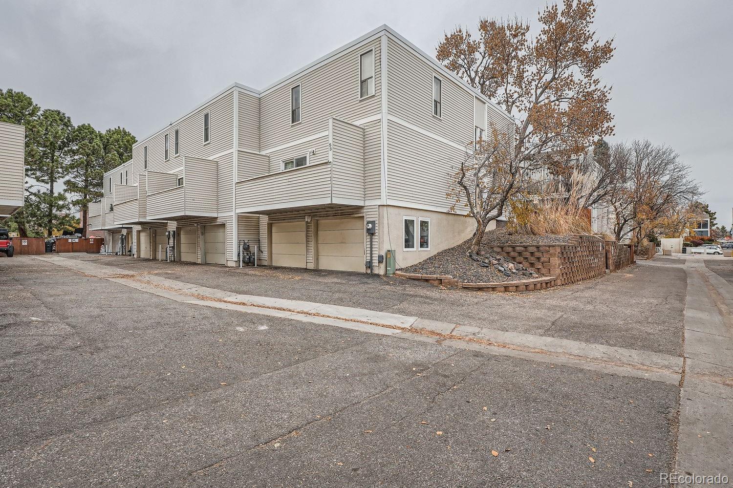 MLS Image #24 for 1050 s monaco parkway,denver, Colorado