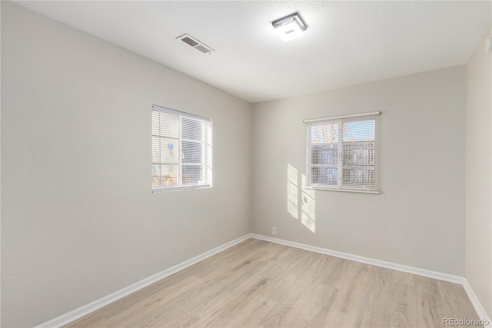 MLS Image #11 for 1050 s raleigh street,denver, Colorado