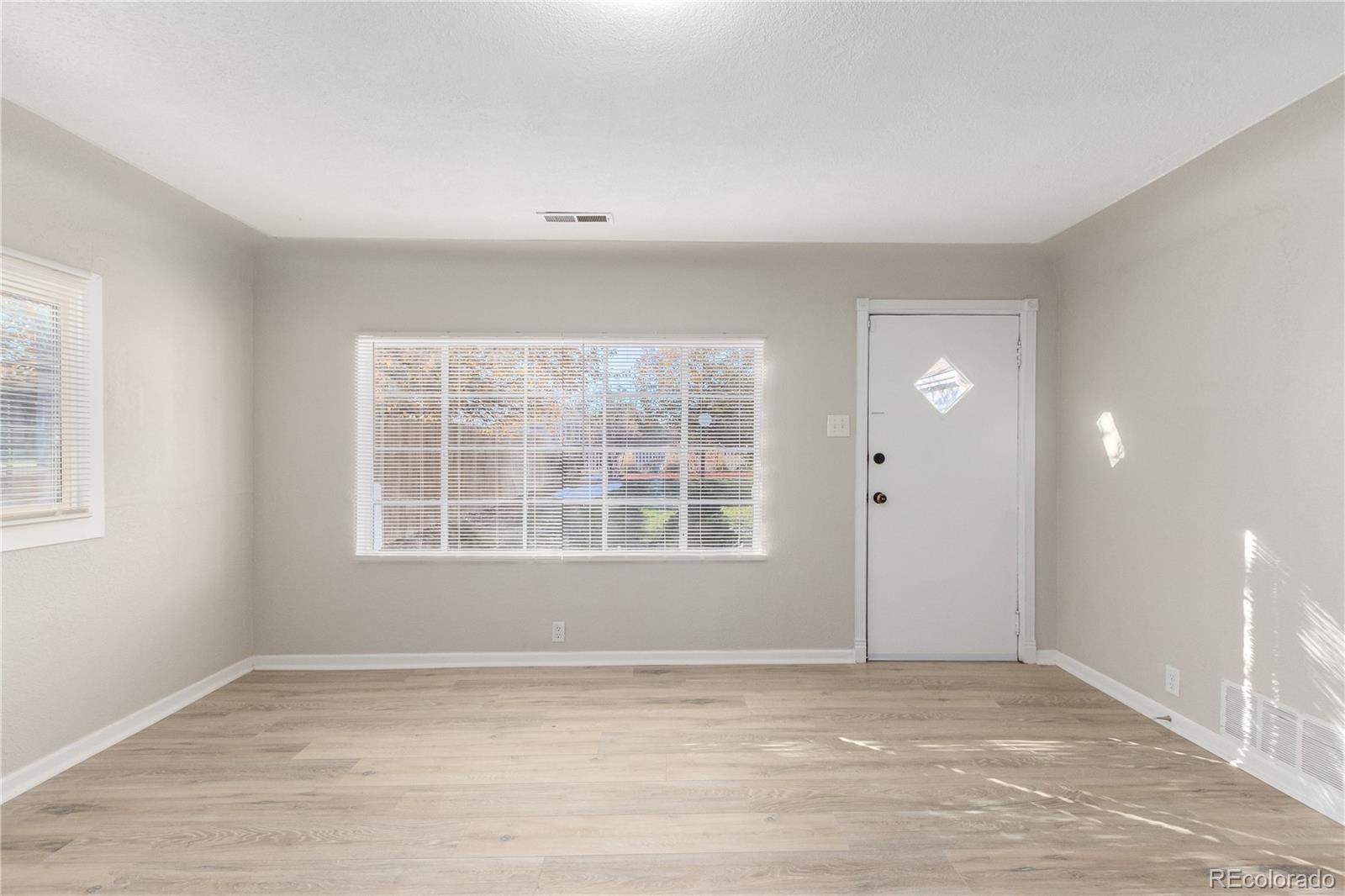 MLS Image #6 for 1050 s raleigh street,denver, Colorado