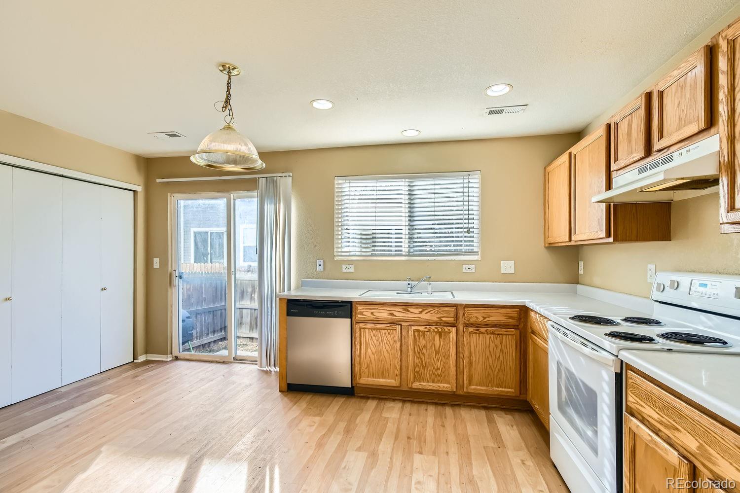 MLS Image #10 for 7822 s kittredge circle,englewood, Colorado