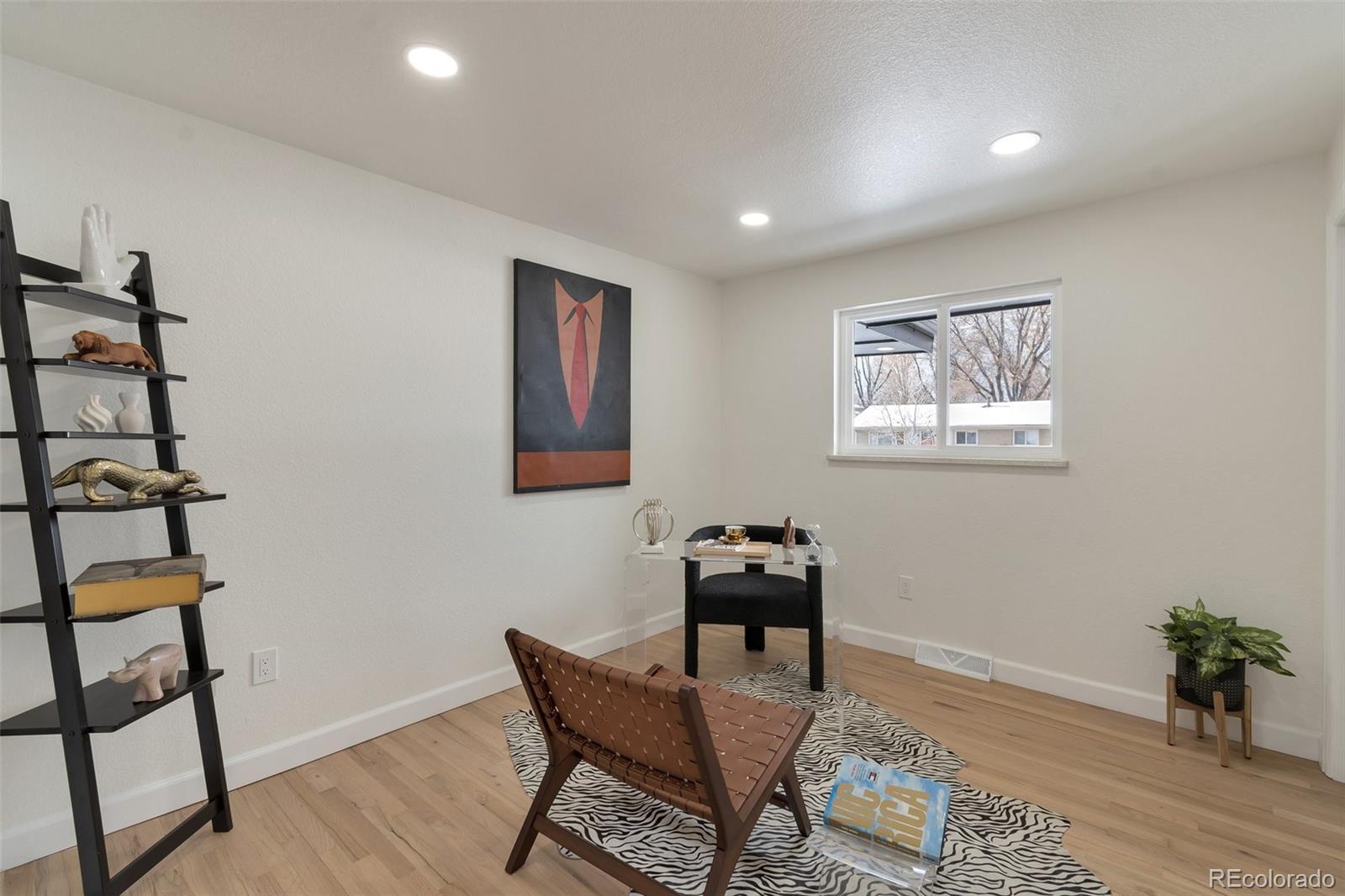 MLS Image #11 for 2220 s vrain street,denver, Colorado