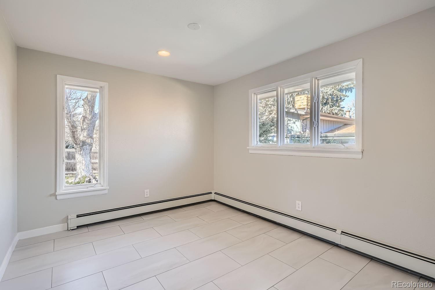 MLS Image #20 for 1701 s newport way,denver, Colorado