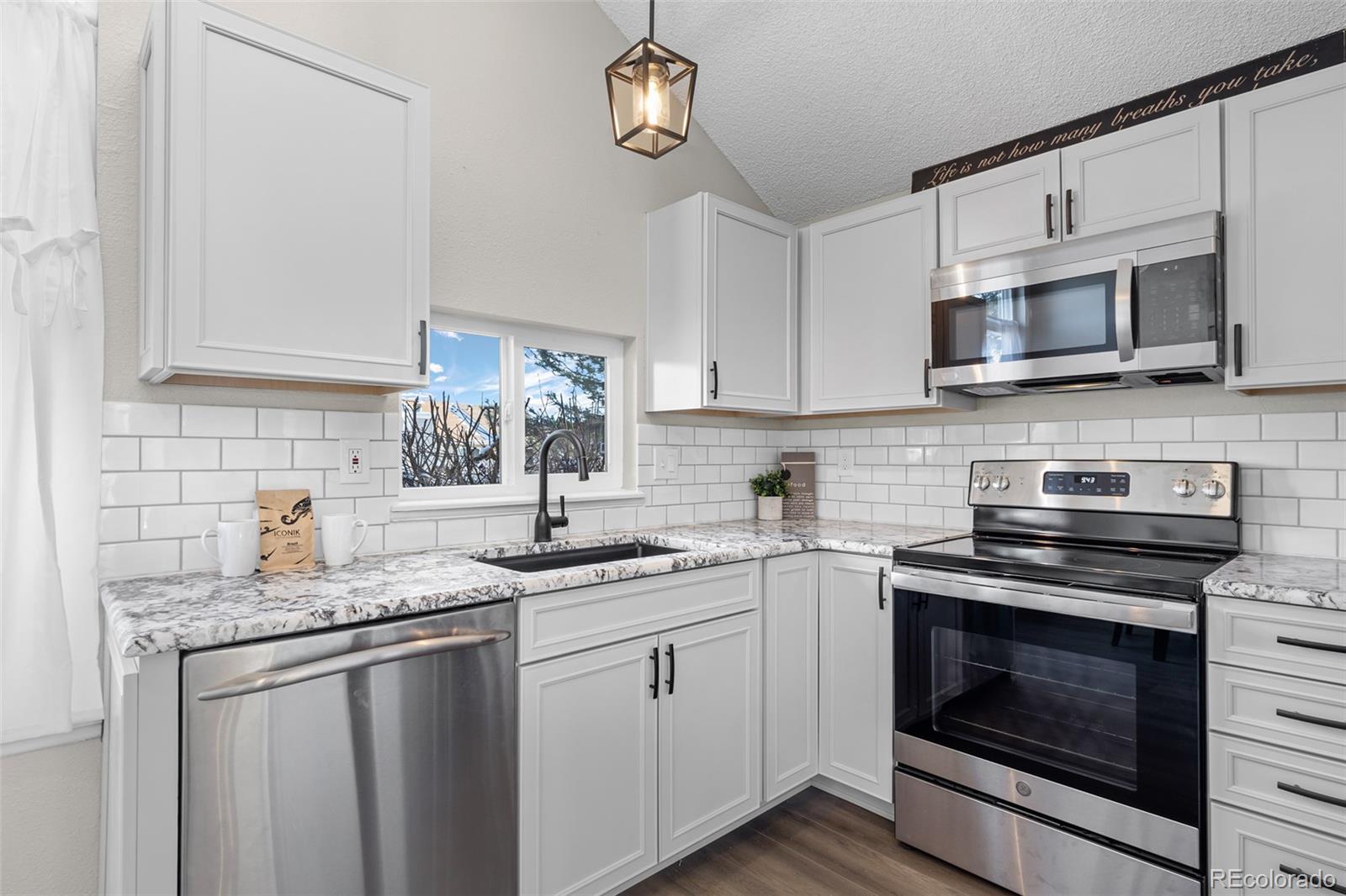 MLS Image #10 for 3708 s danube circle,aurora, Colorado