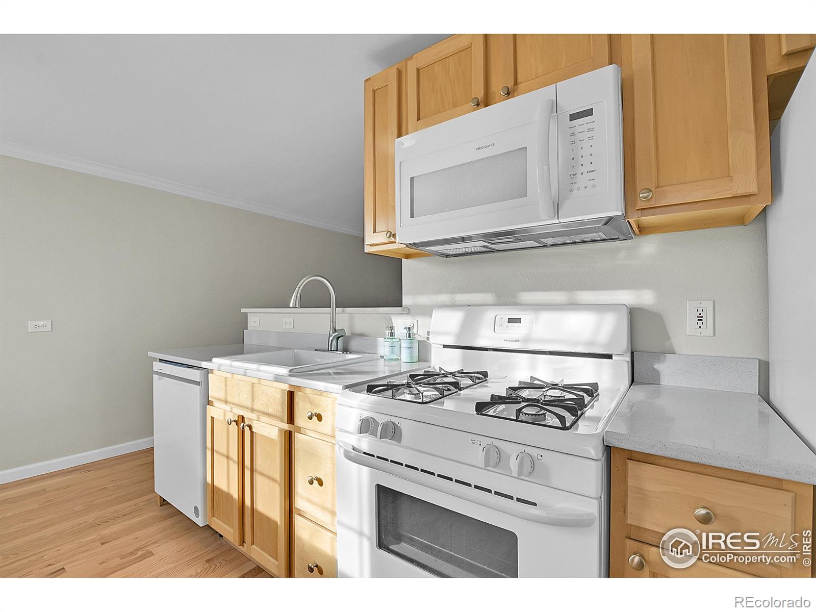 MLS Image #14 for 783  eudora street,denver, Colorado