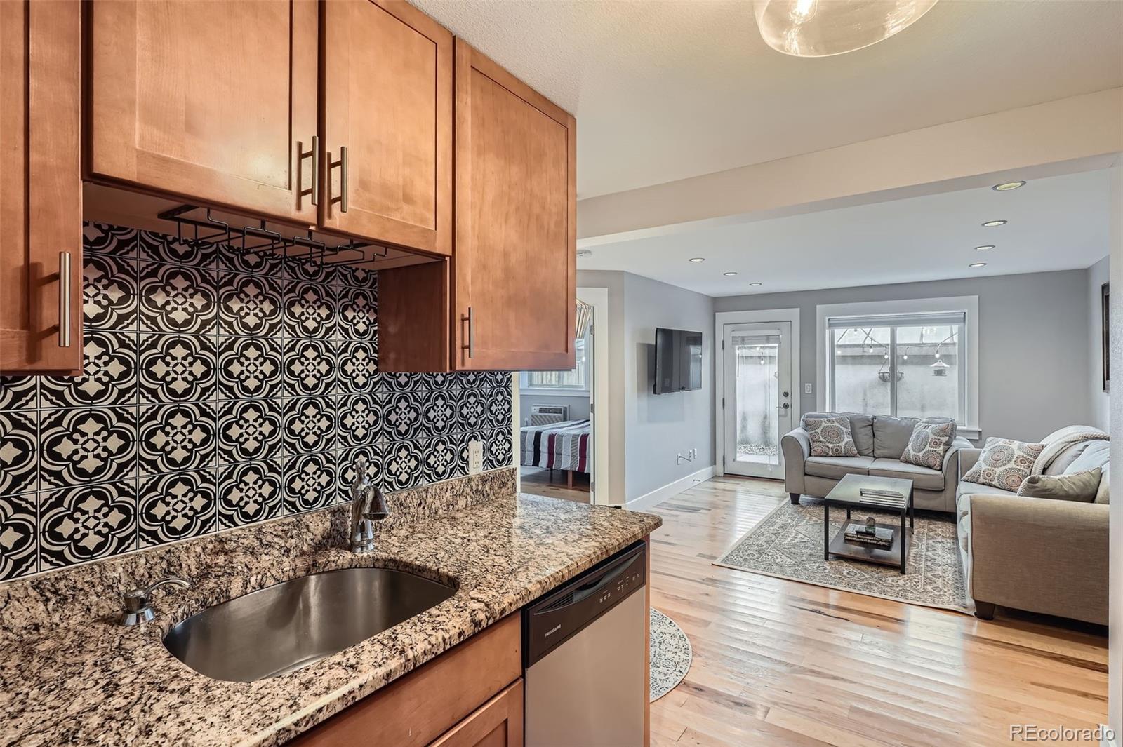 MLS Image #10 for 2460 w caithness place,denver, Colorado