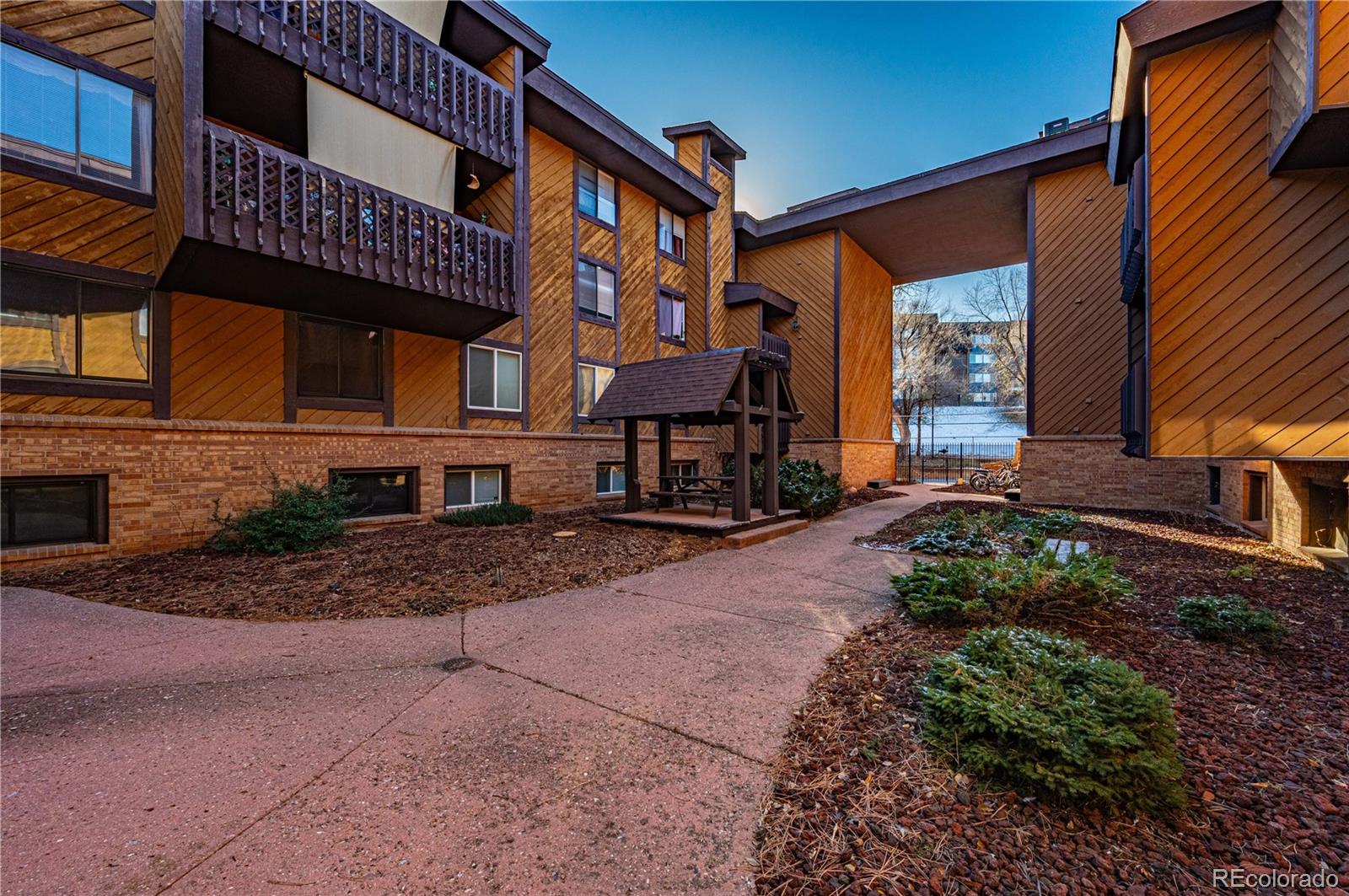 MLS Image #13 for 935  saturn drive,colorado springs, Colorado