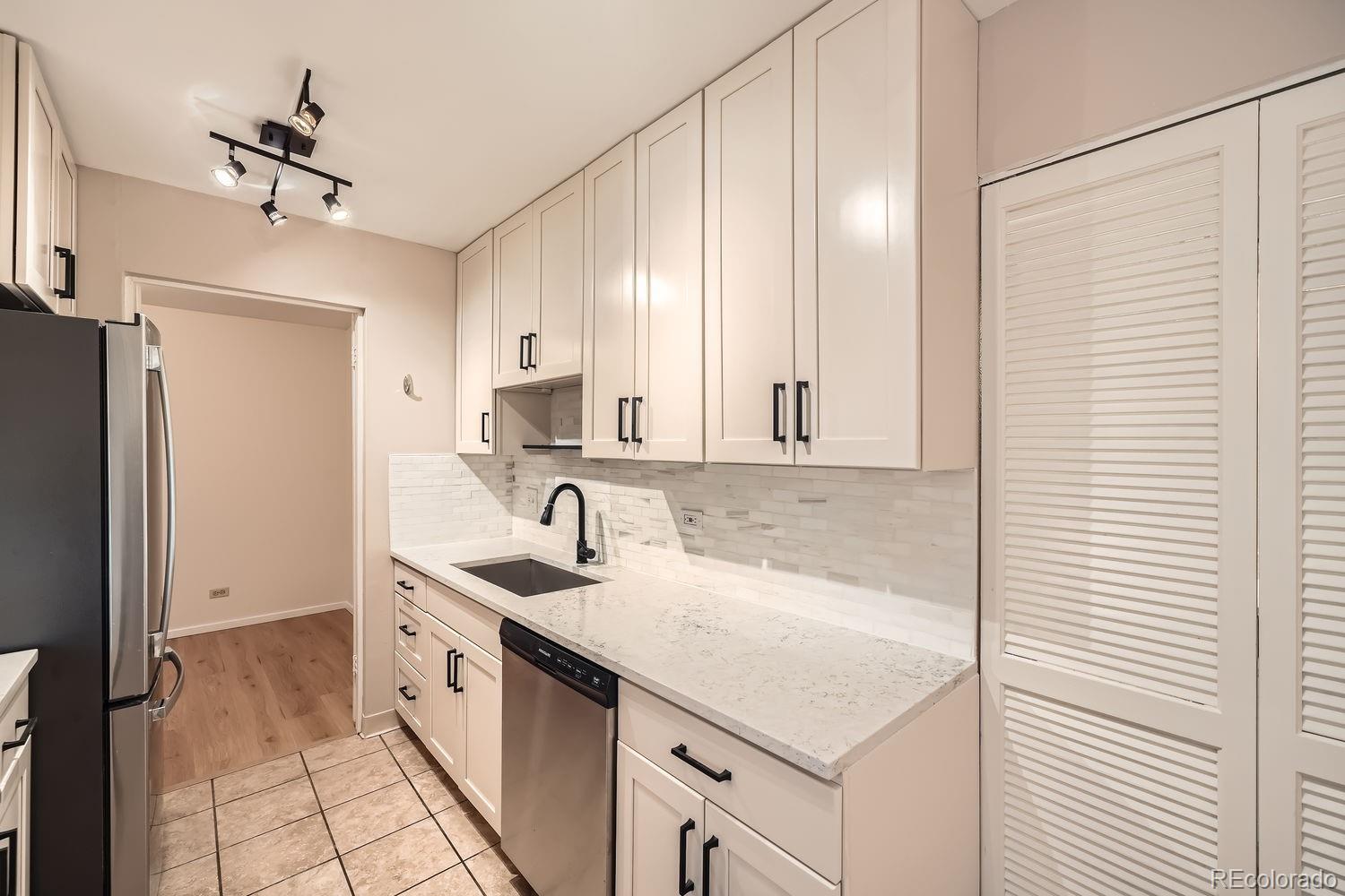 MLS Image #5 for 700  washington street 703,denver, Colorado