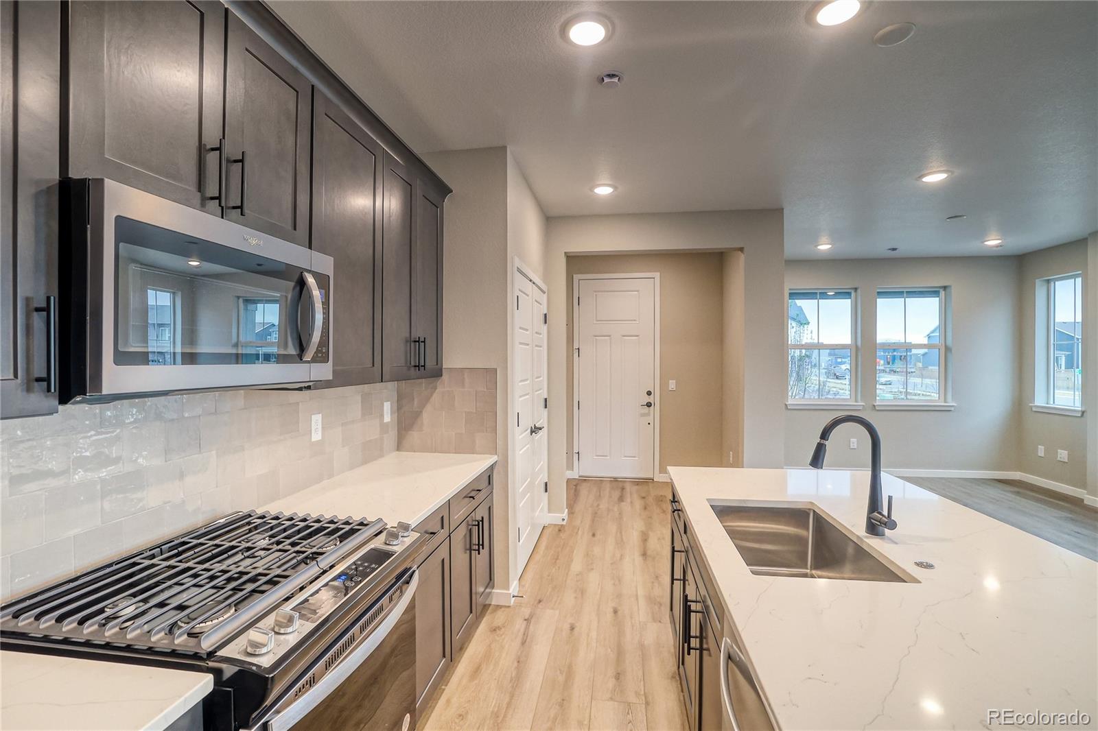 MLS Image #5 for 21294 e 63rd drive,aurora, Colorado