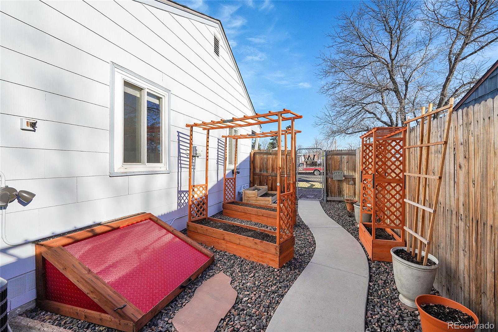 MLS Image #40 for 935  newark street,aurora, Colorado