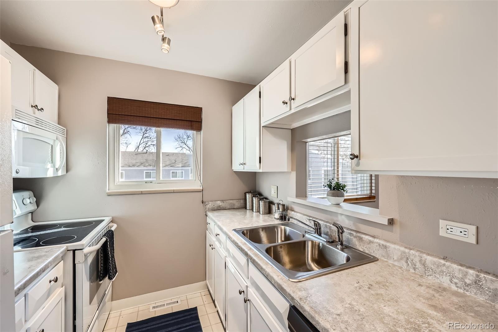 MLS Image #5 for 2557 s dover street,lakewood, Colorado