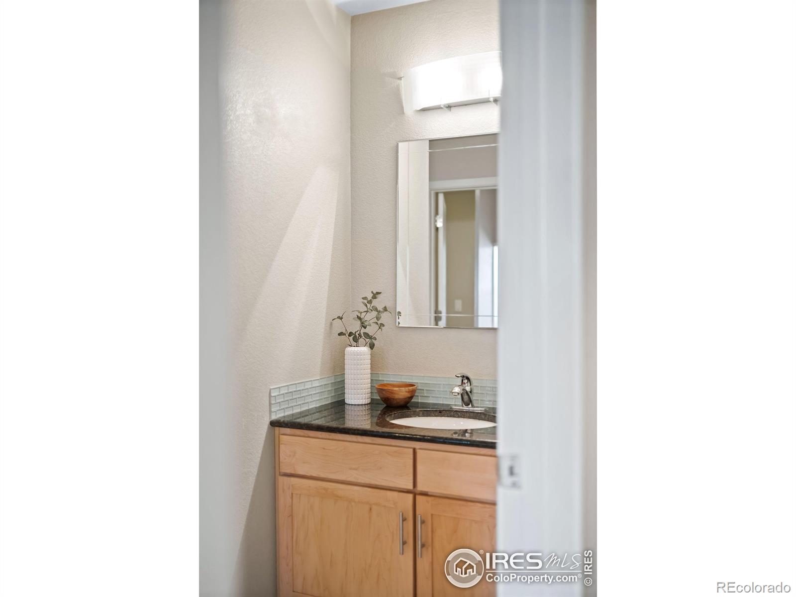 MLS Image #12 for 1555  central street,denver, Colorado