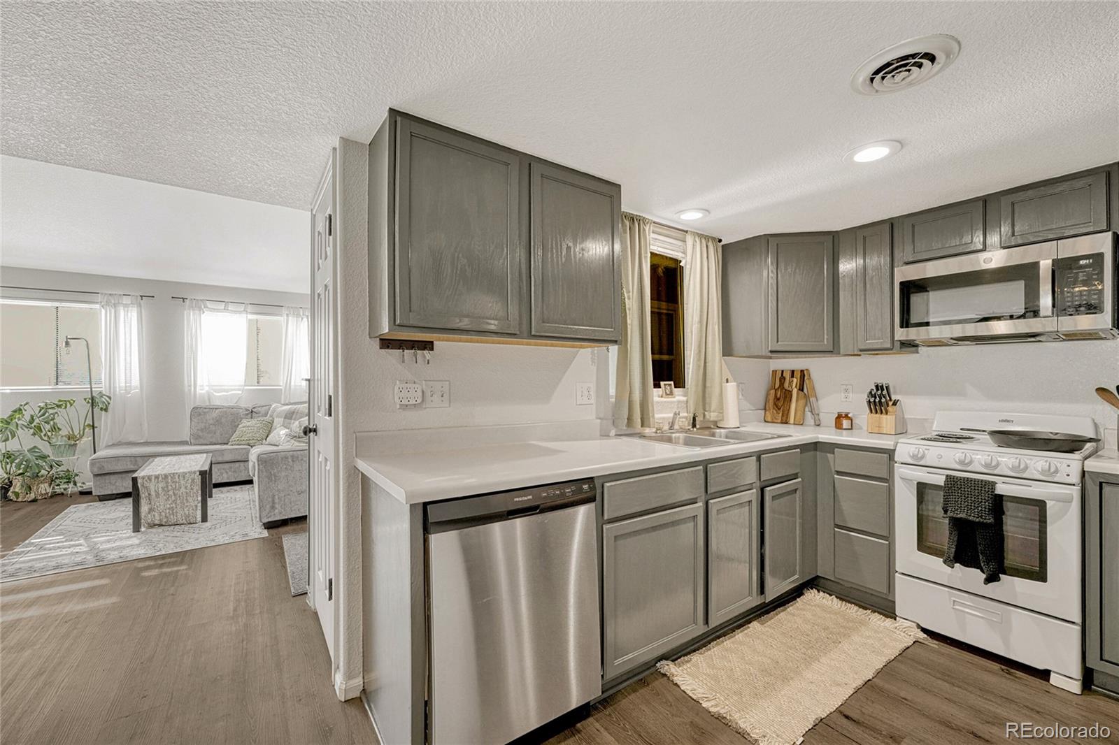 MLS Image #8 for 970 s dawson way,aurora, Colorado