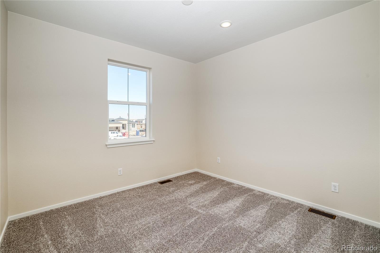 MLS Image #21 for 23941 e 40th avenue,aurora, Colorado