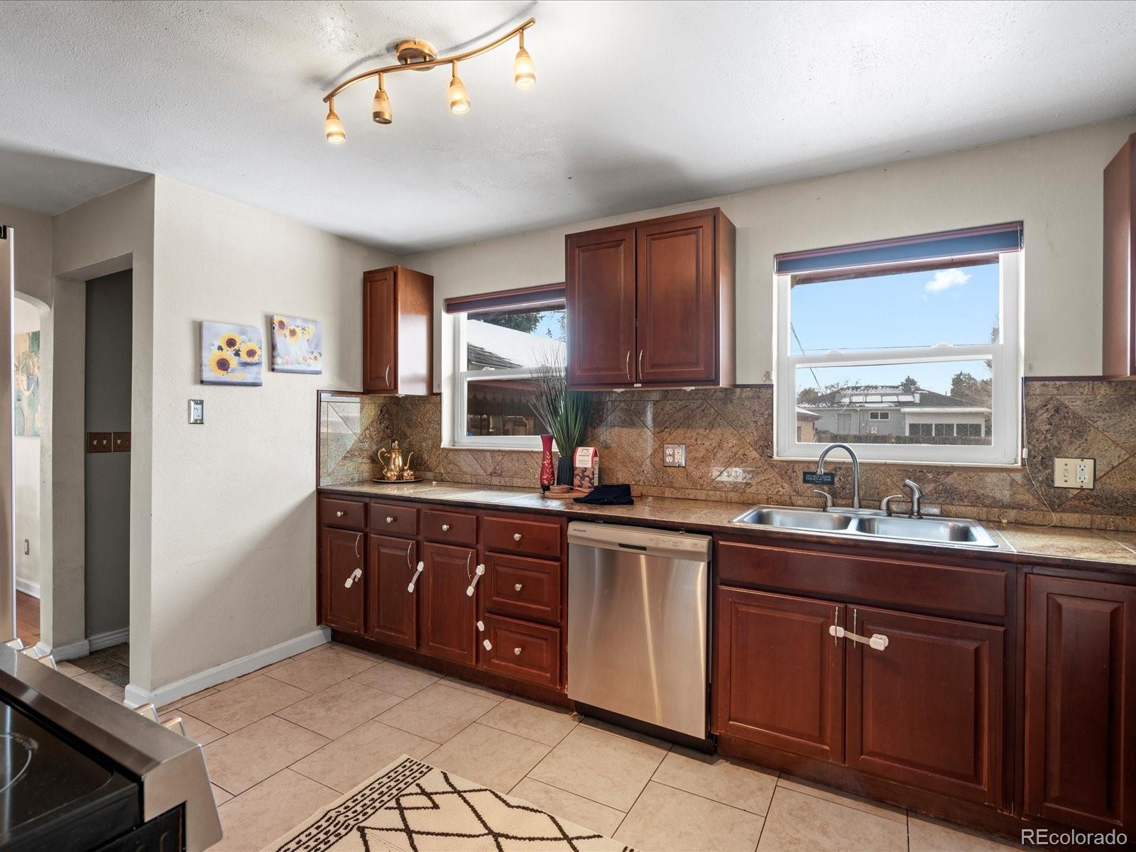 MLS Image #9 for 3559  hudson street,denver, Colorado