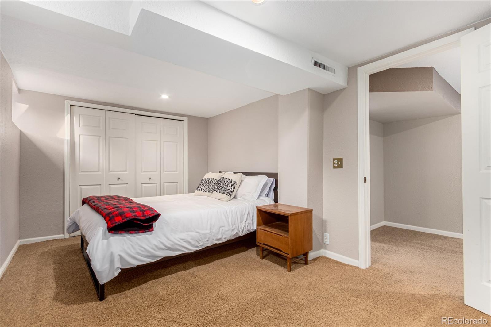 MLS Image #22 for 931 s york street,denver, Colorado