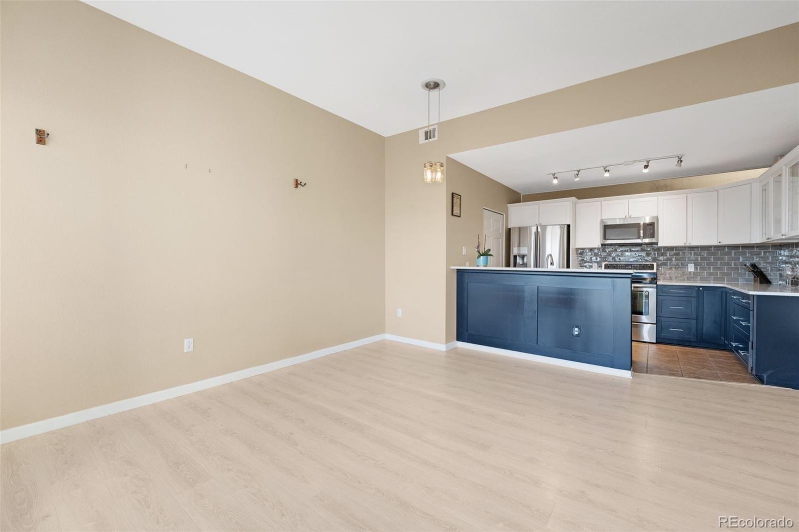 MLS Image #6 for 15475  andrews drive,denver, Colorado