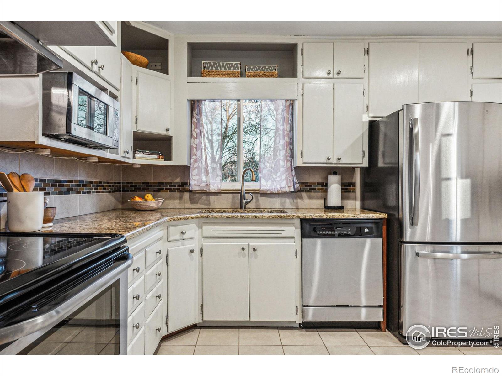 MLS Image #12 for 2717 s cook street,denver, Colorado