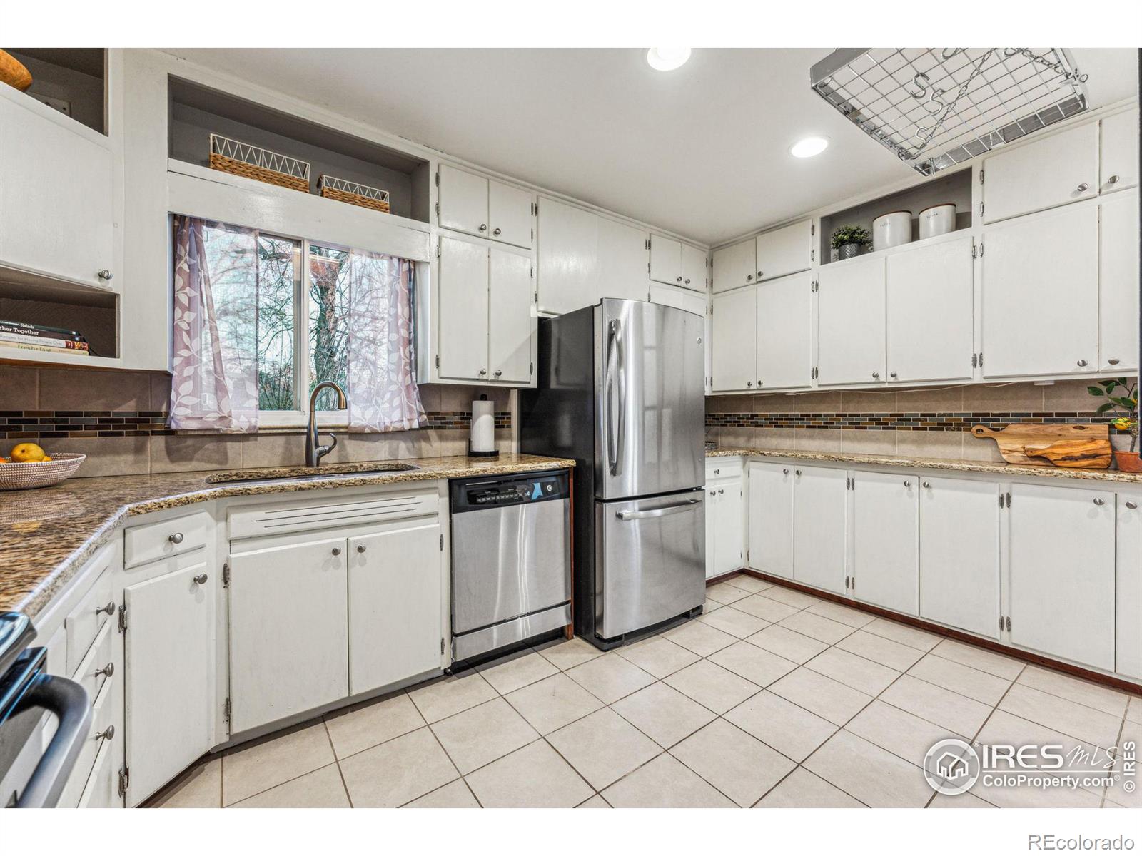 MLS Image #13 for 2717 s cook street,denver, Colorado