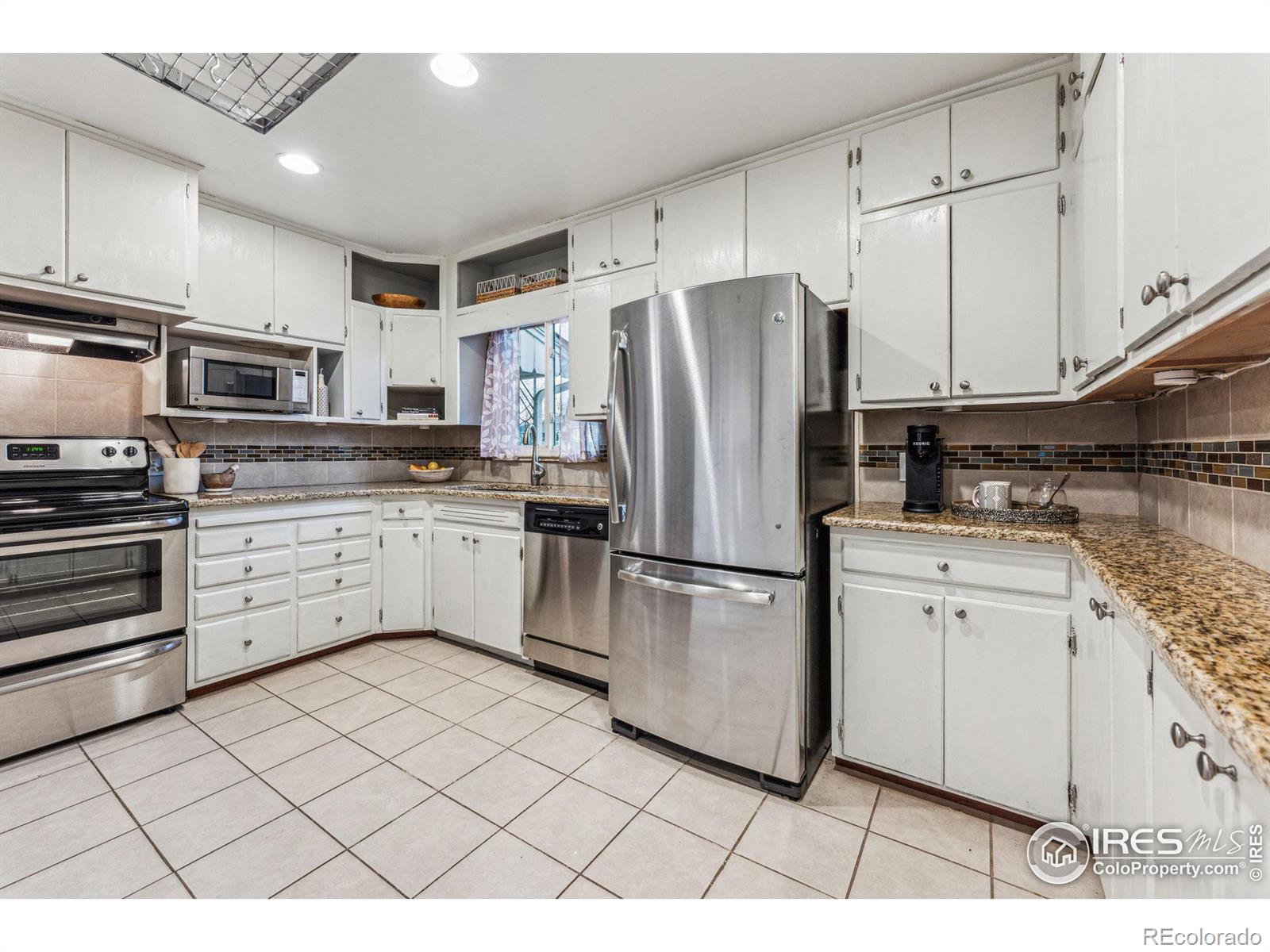 MLS Image #14 for 2717 s cook street,denver, Colorado