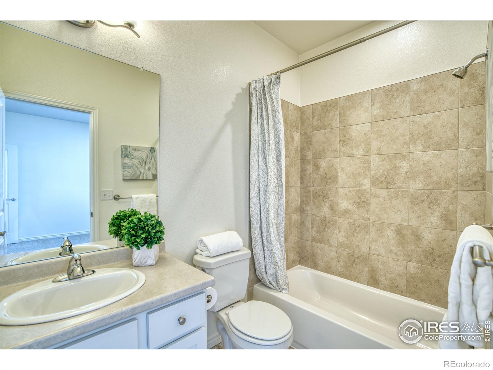 MLS Image #12 for 226 n parkside drive,longmont, Colorado