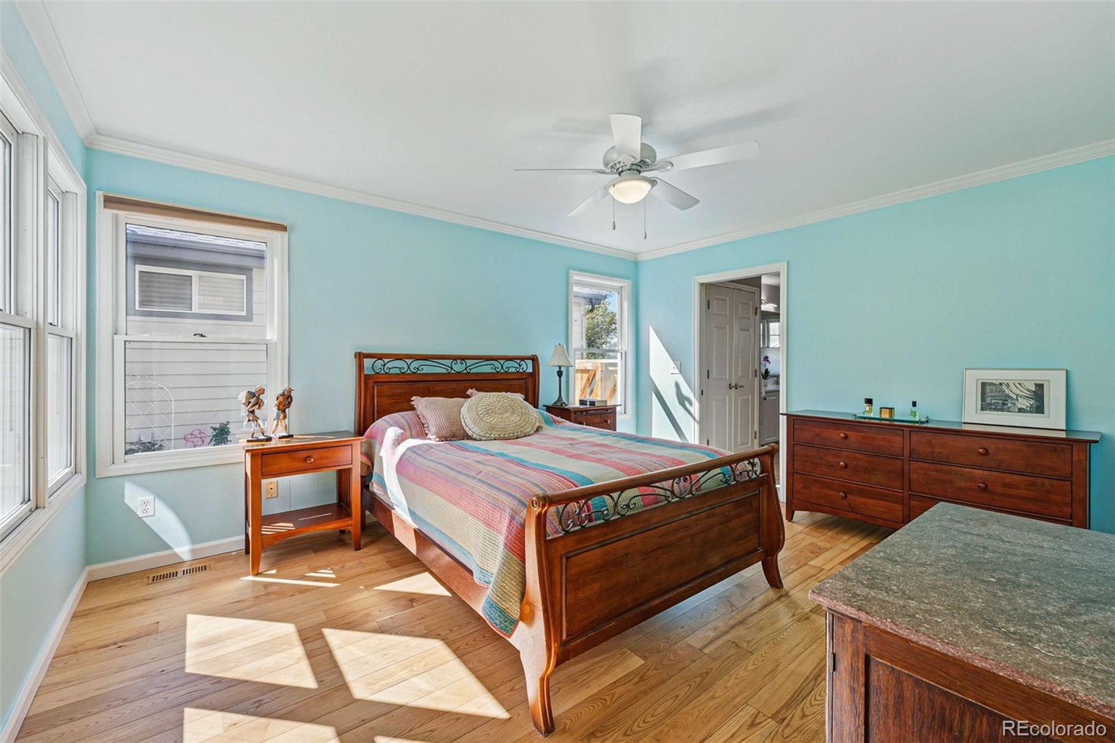 MLS Image #18 for 2252 s yosemite circle,denver, Colorado
