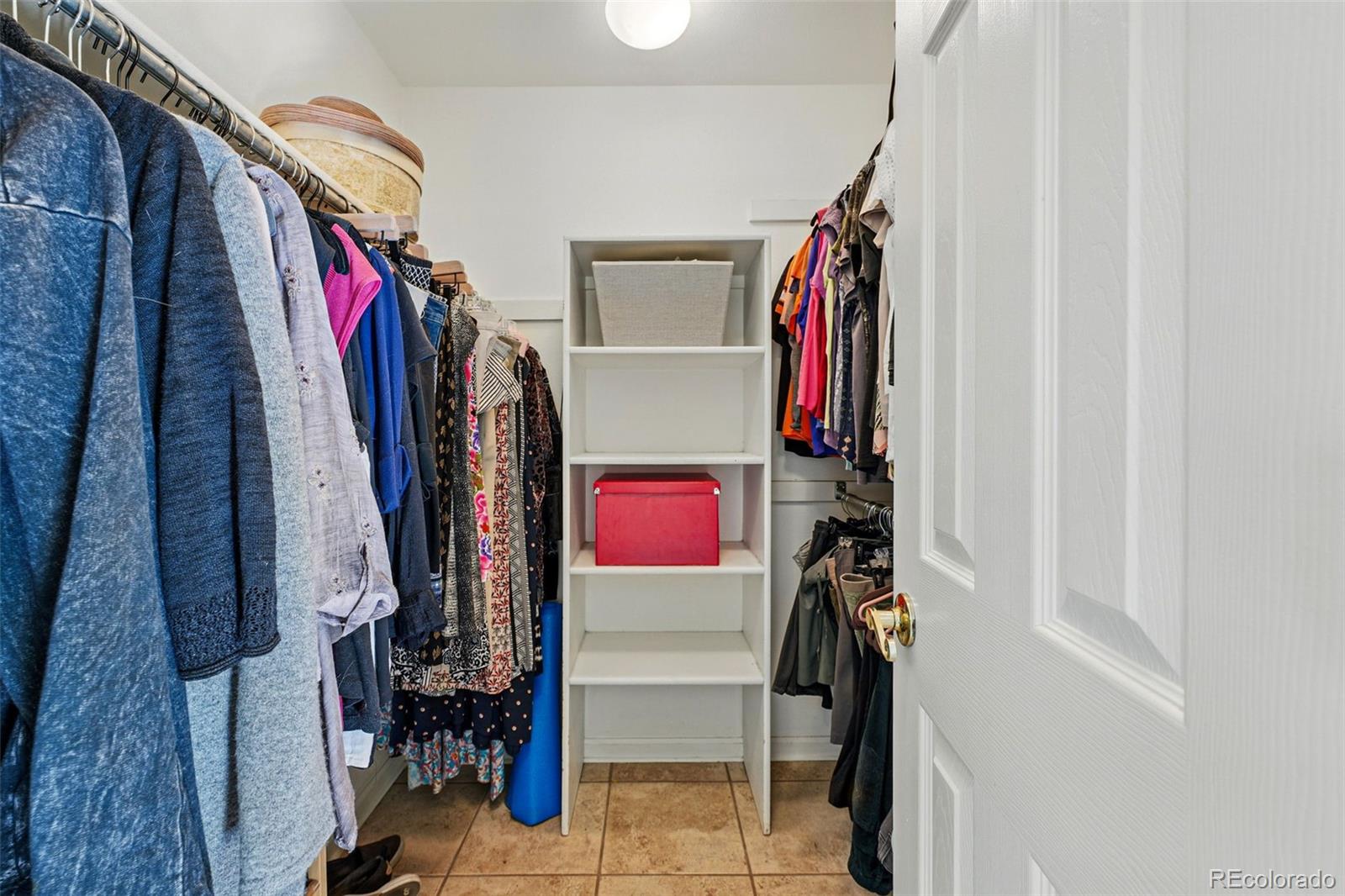 MLS Image #23 for 2252 s yosemite circle,denver, Colorado