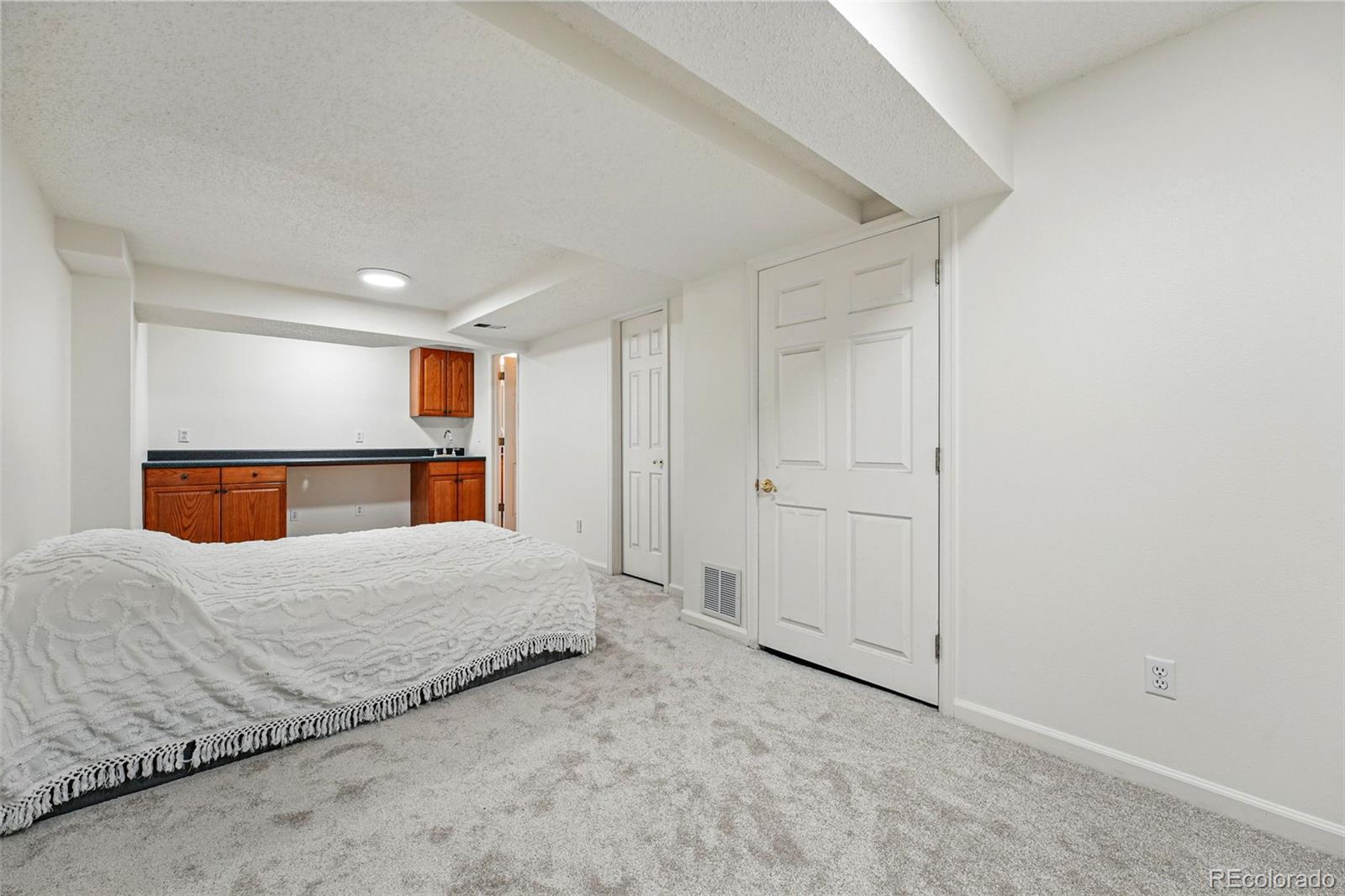 MLS Image #36 for 2252 s yosemite circle,denver, Colorado