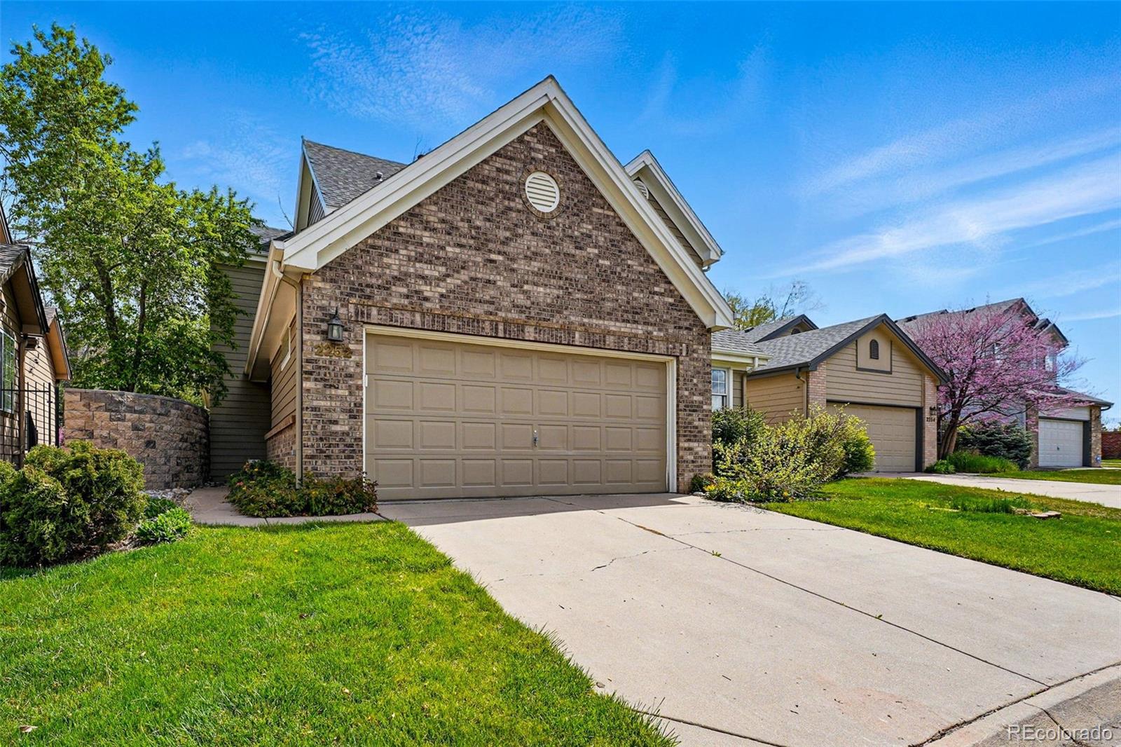 MLS Image #46 for 2252 s yosemite circle,denver, Colorado
