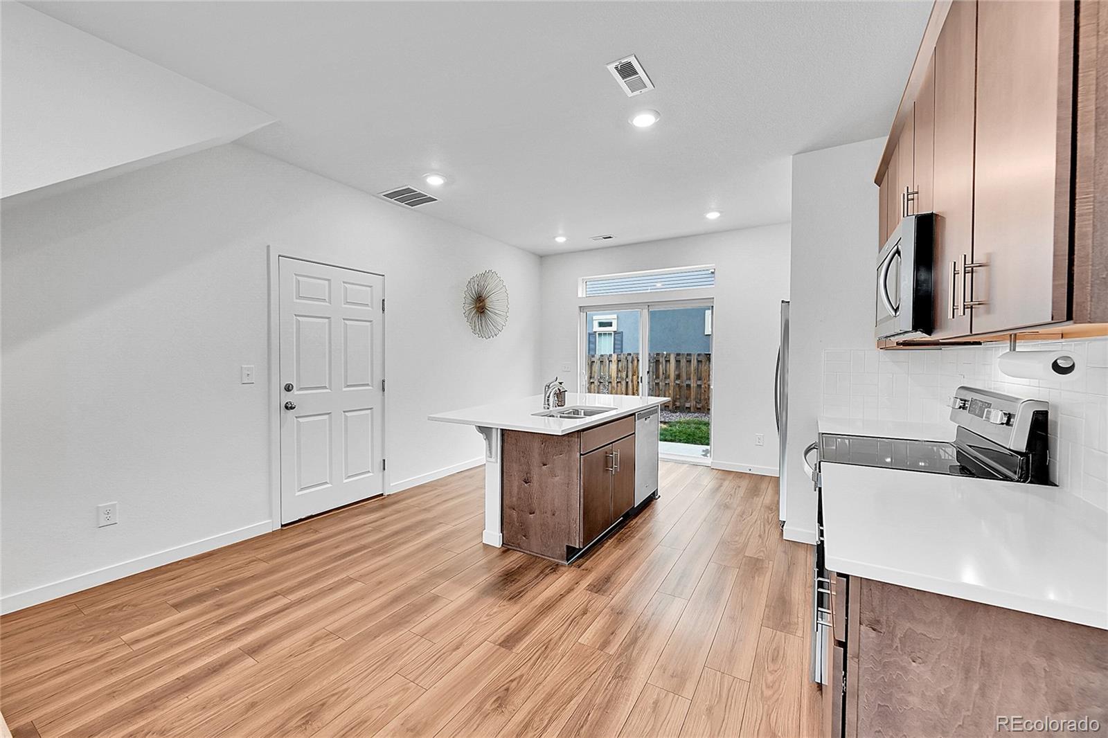 MLS Image #9 for 210 s old hammer court,aurora, Colorado