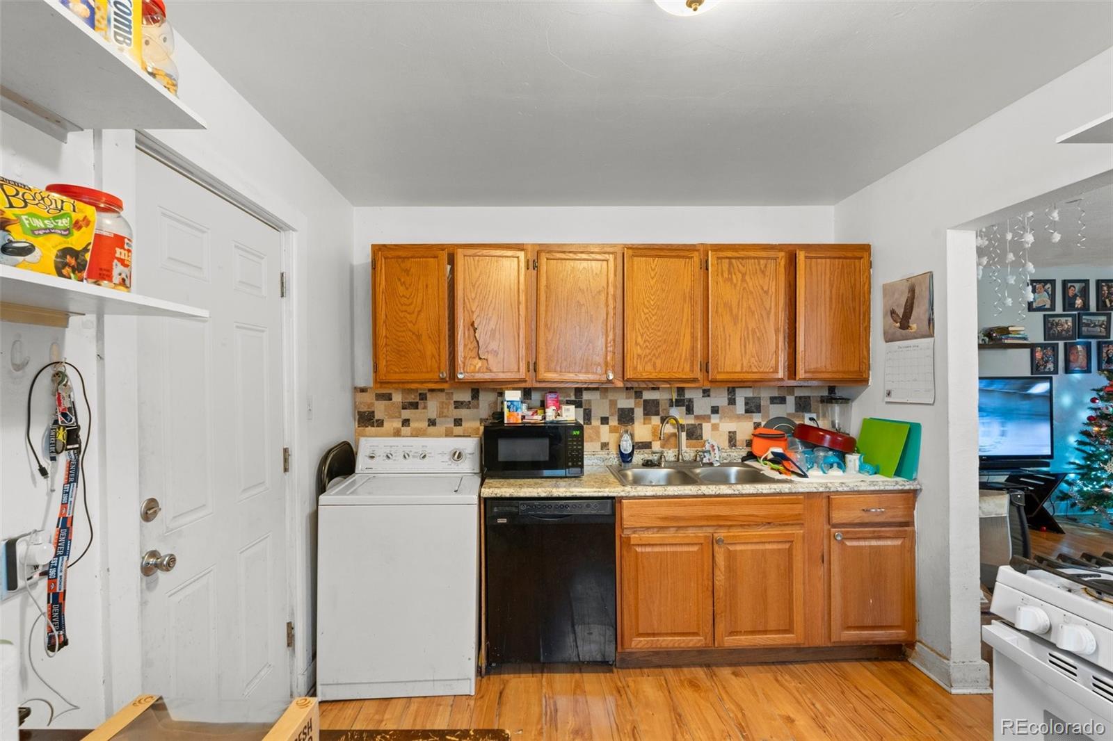 MLS Image #37 for 2229 s bannock street,denver, Colorado