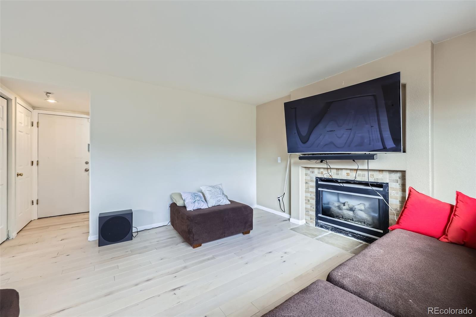 MLS Image #10 for 19372 e 41st avenue,denver, Colorado