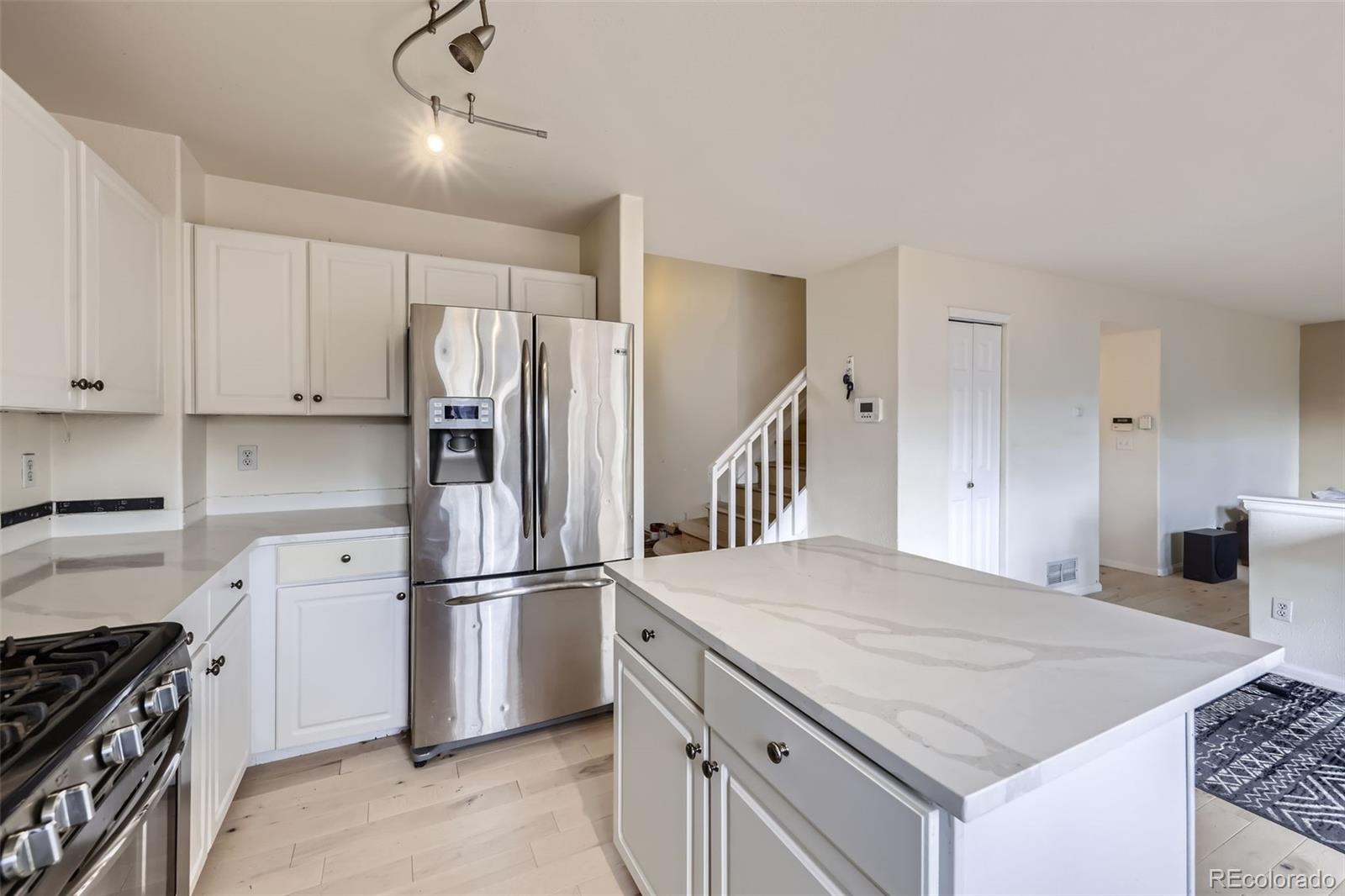 MLS Image #6 for 19372 e 41st avenue,denver, Colorado