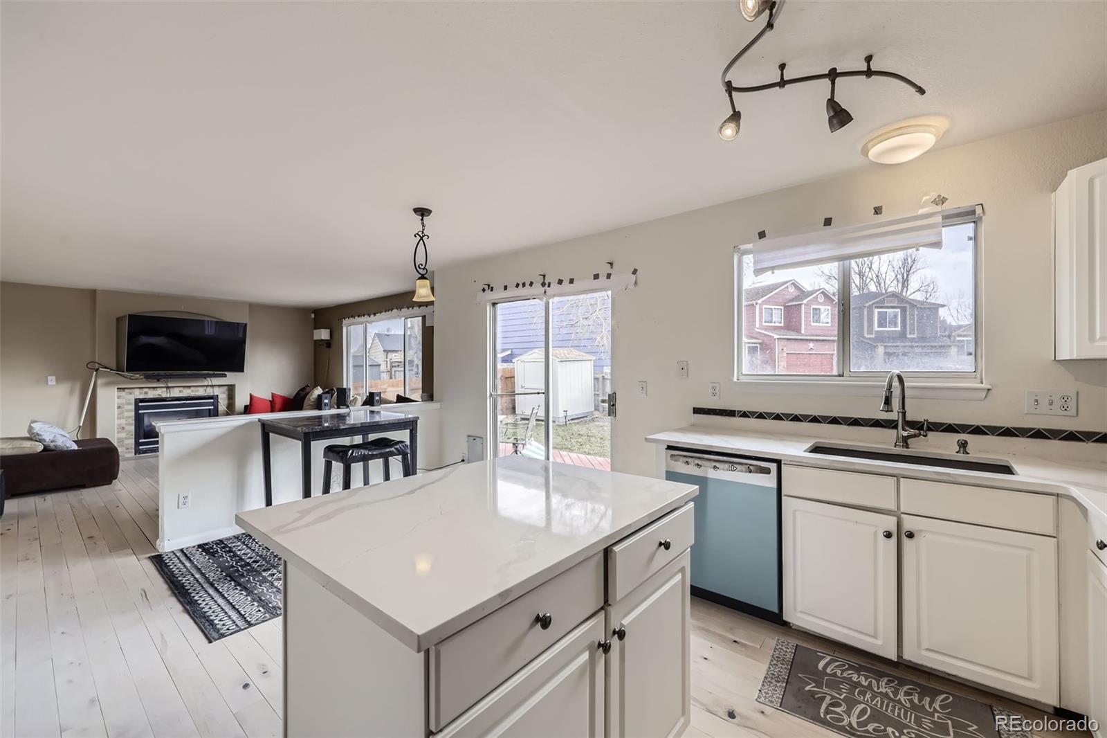 MLS Image #7 for 19372 e 41st avenue,denver, Colorado
