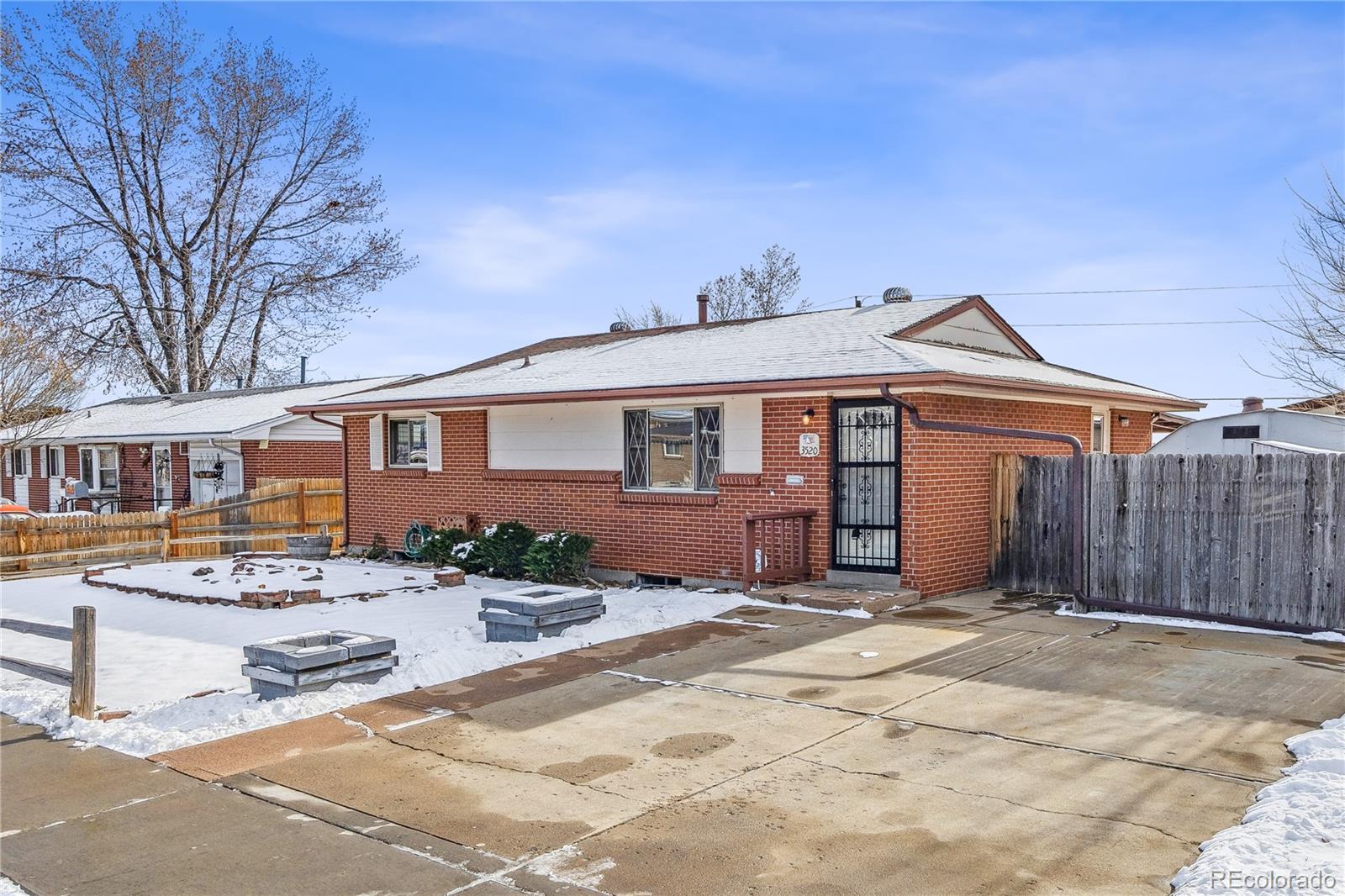 MLS Image #4 for 3520 w dill road,englewood, Colorado