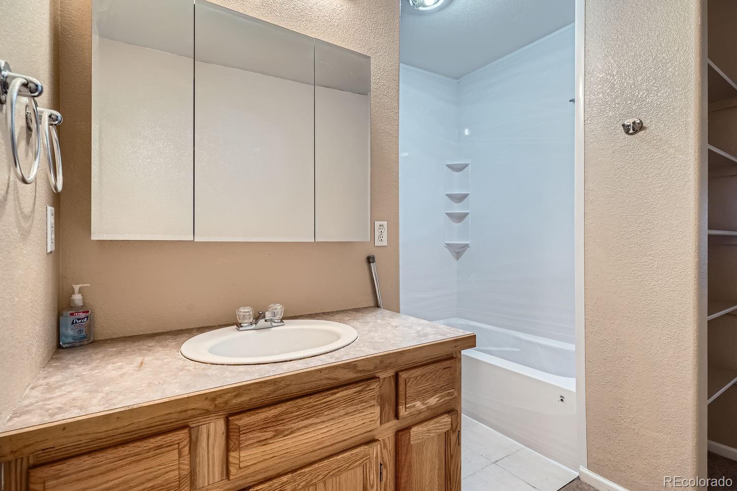 MLS Image #11 for 2256 s dexter street,denver, Colorado