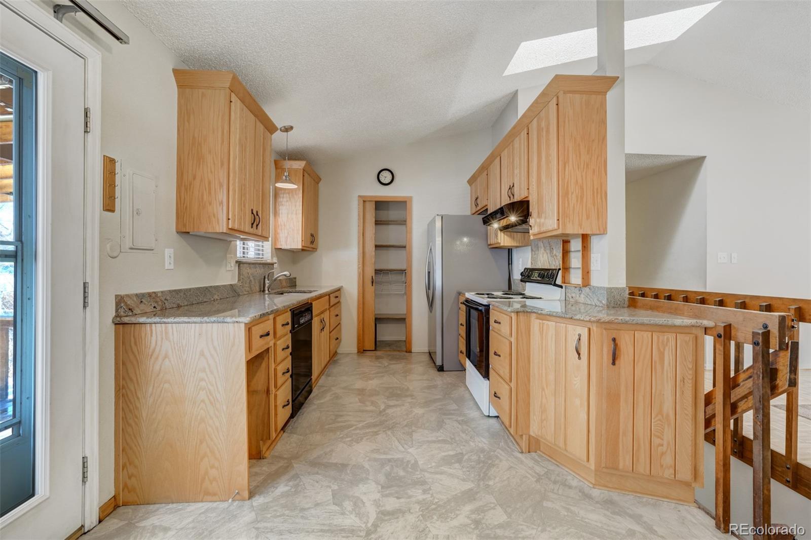 MLS Image #4 for 1528 n corona street,colorado springs, Colorado