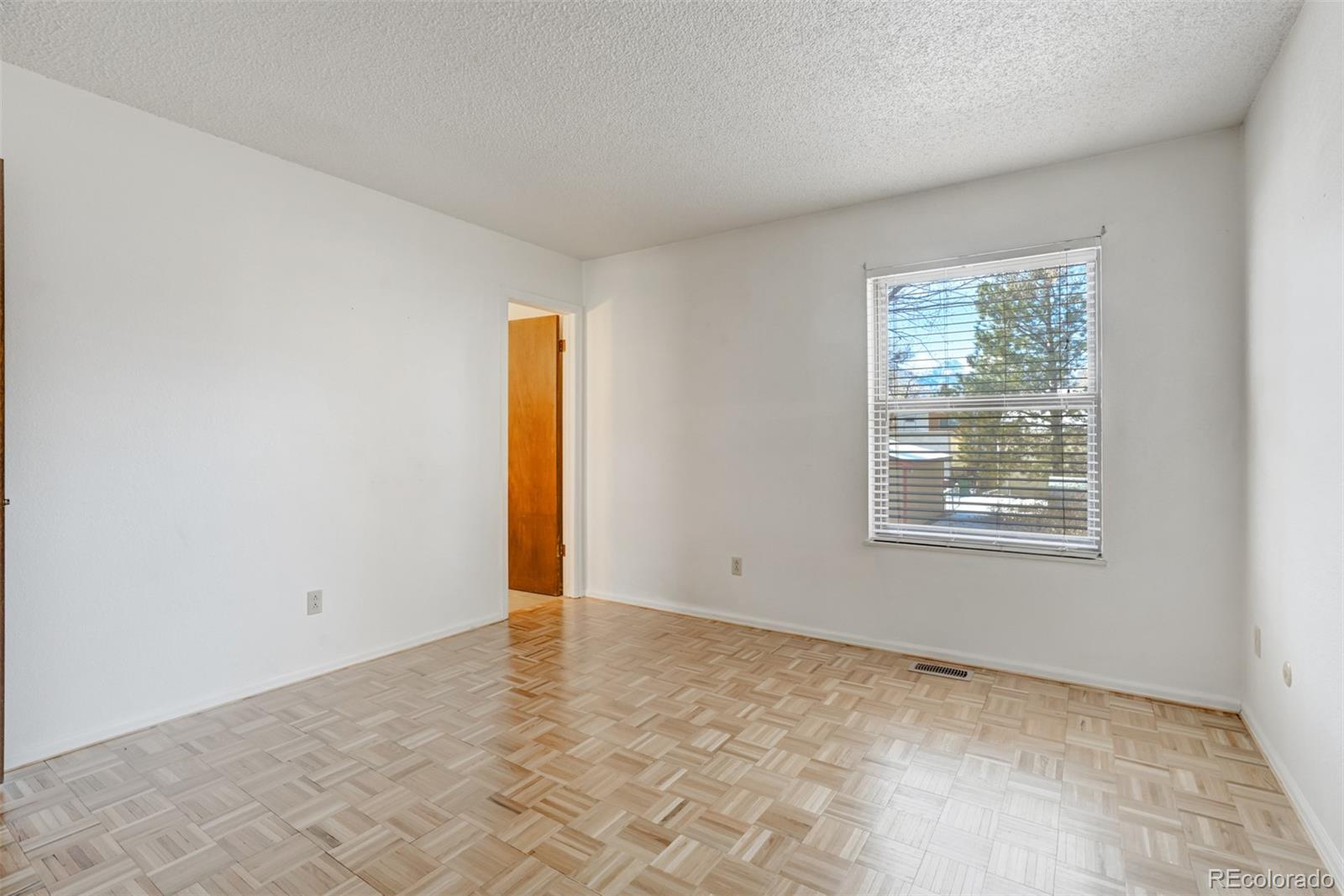 MLS Image #7 for 1528 n corona street,colorado springs, Colorado