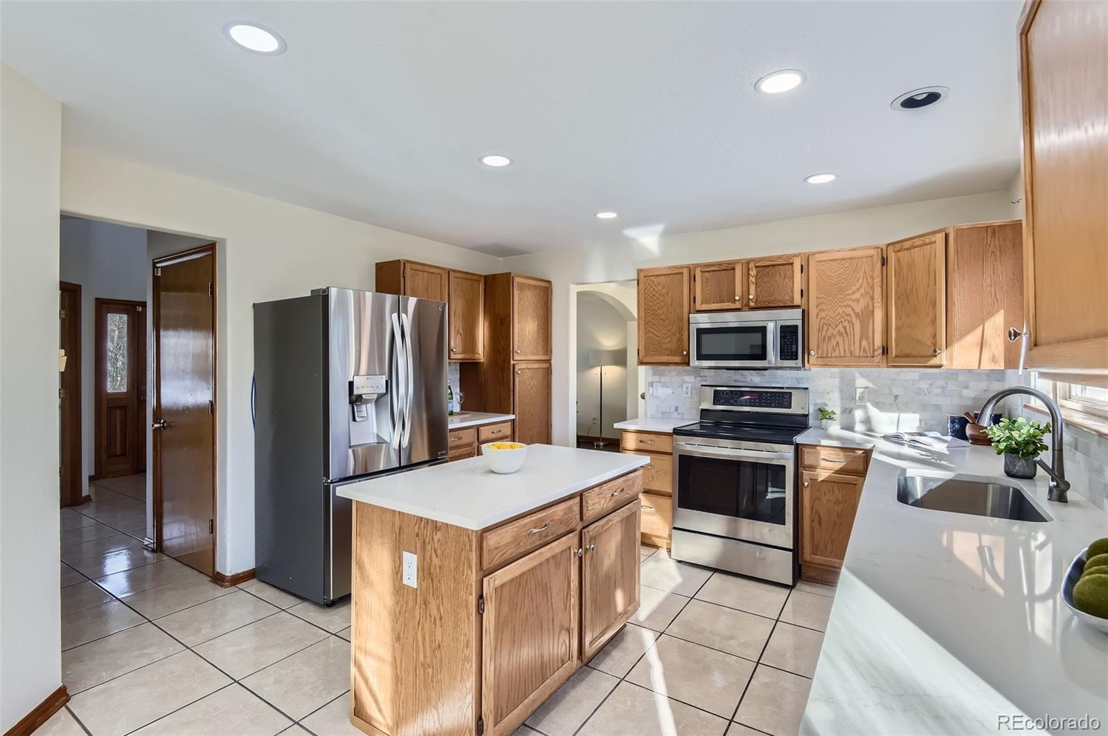 MLS Image #11 for 7212 s acoma street,littleton, Colorado