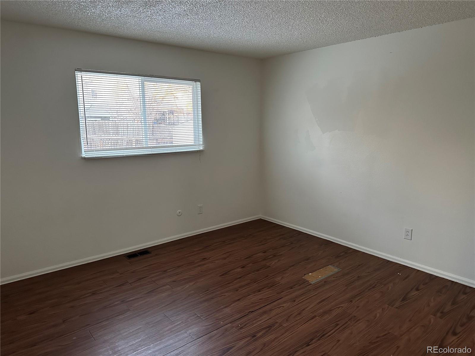 MLS Image #6 for 2725 e 97th avenue,denver, Colorado