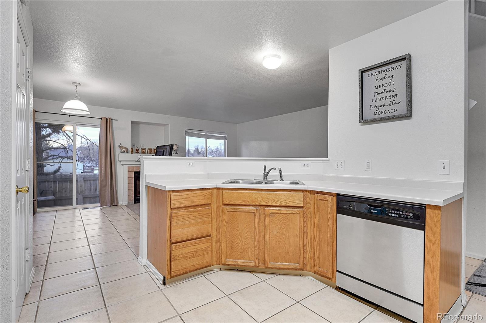 MLS Image #5 for 1199 s waco street e,aurora, Colorado