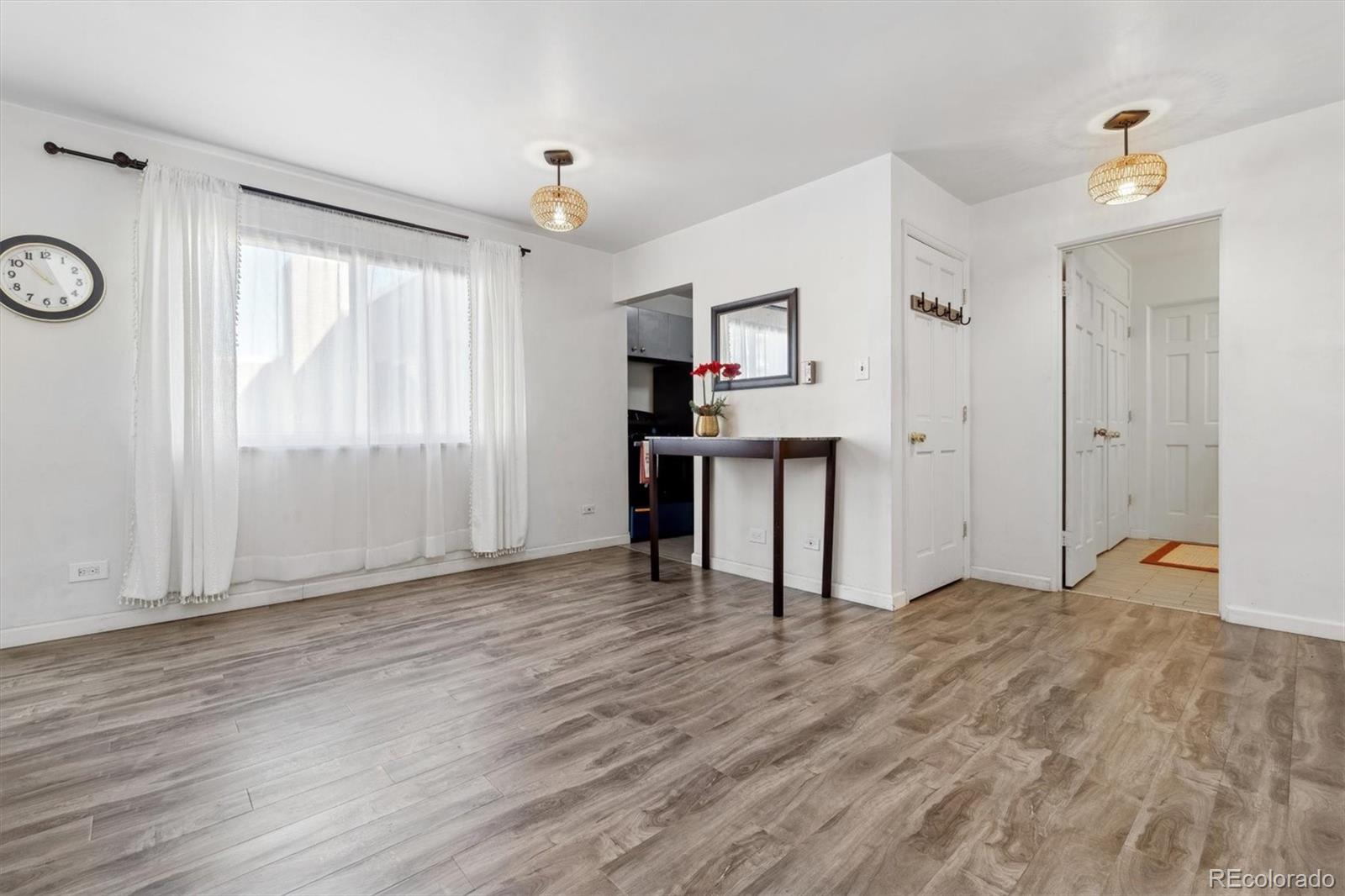 MLS Image #5 for 855 n pennsylvania street,denver, Colorado