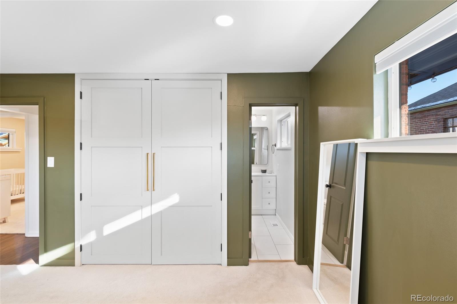 MLS Image #12 for 918 s university boulevard,denver, Colorado