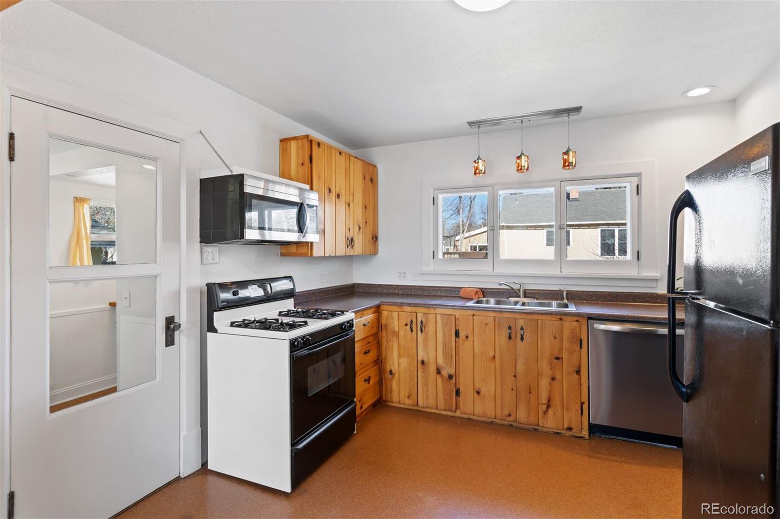 MLS Image #11 for 2004 n corona street,colorado springs, Colorado