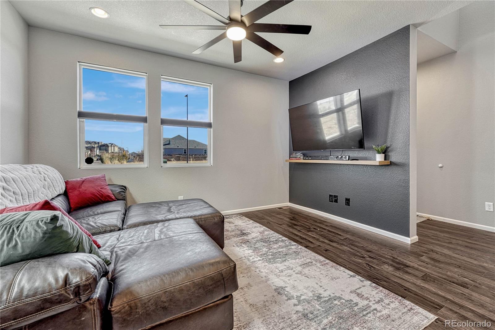 MLS Image #5 for 6541 n dunkirk street ,denver, Colorado