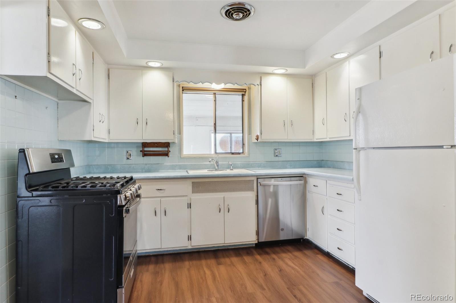 MLS Image #4 for 7001  warren drive,denver, Colorado